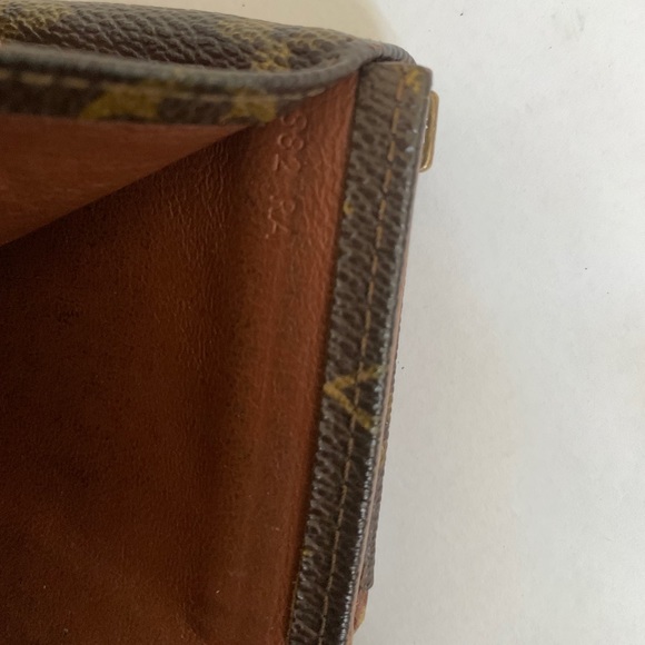 Vintage Louis Vuitton Monogram Wallet - Picture 9 of 11